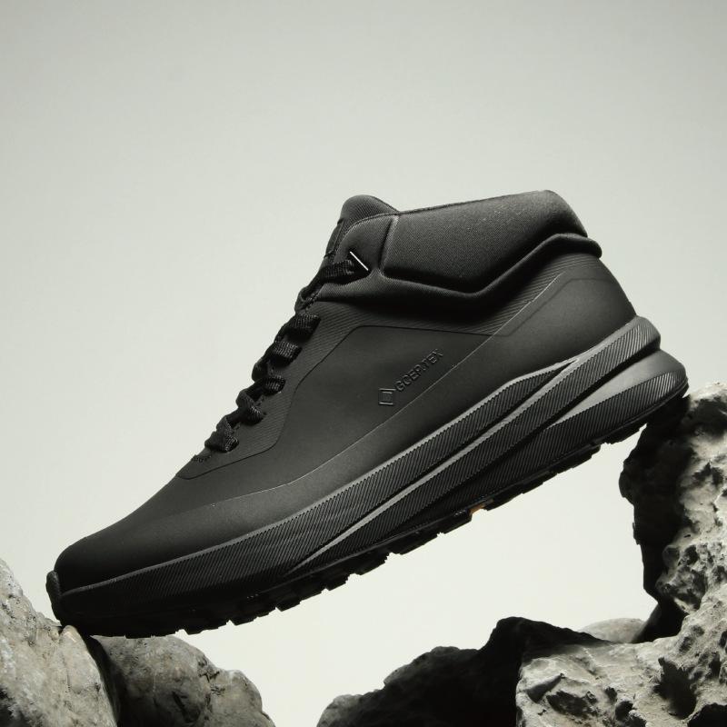 Outdoor hiking off-road hiking shoes Urban daily commuting sports shoes Premium trendy casual shoes