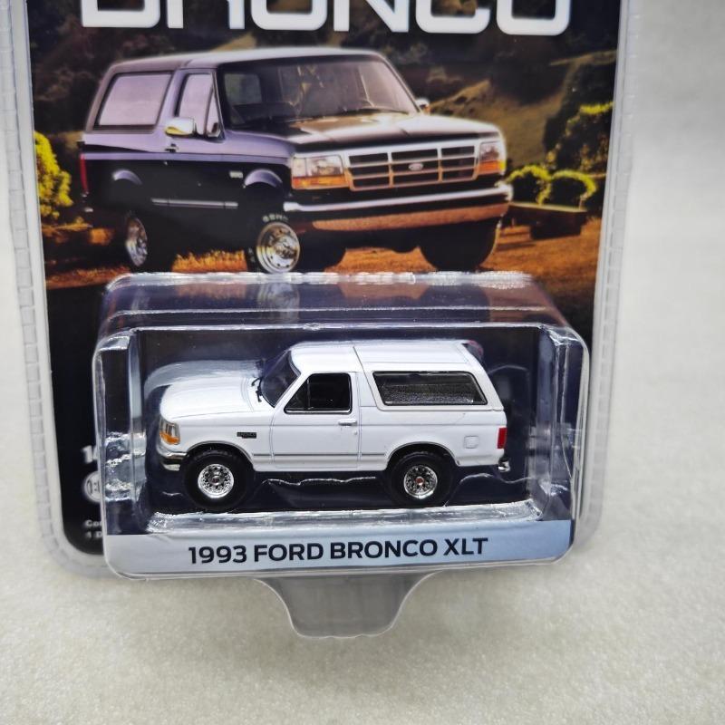 1:64 Alloy Diecast 1993 Ford Bronco Model Car Classic Souvenir Gift Static Display Vehicle