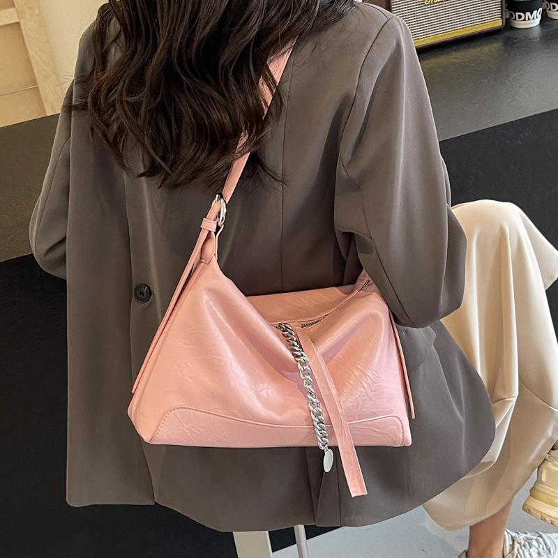 Large capacity bag women's spring new fashion casual armpit bag chain commuter shoulder messenger bag