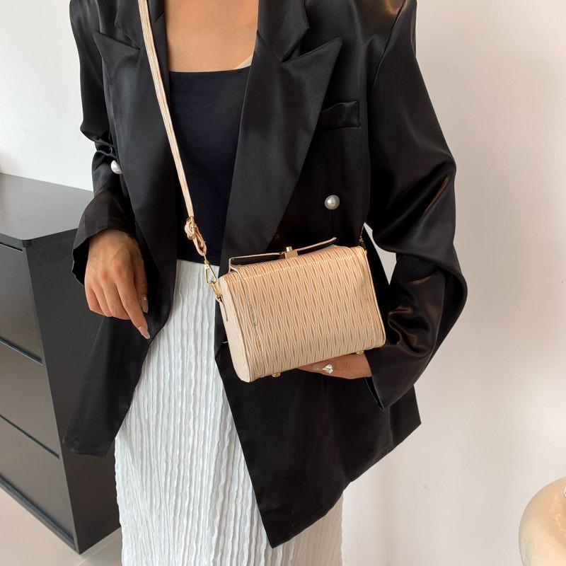 Wholesale Popular New Style Niche Rhombus Single Shoulder Sling Bag Women Bags 2023 Autumn All-match Small Square Bag