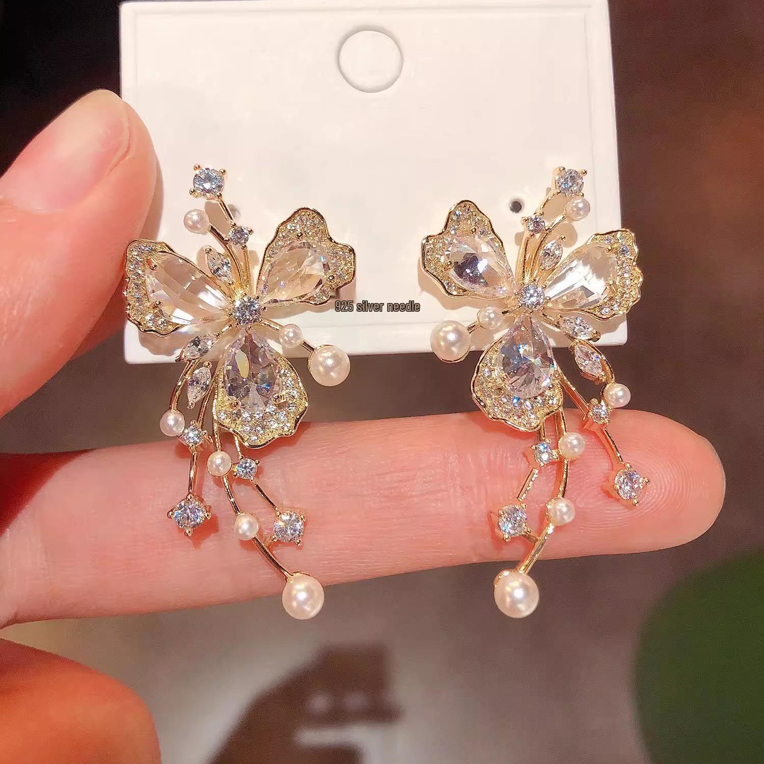 

Exquisite Diamond Flower Butterfly Stud & Pearl Clip-On Earrings