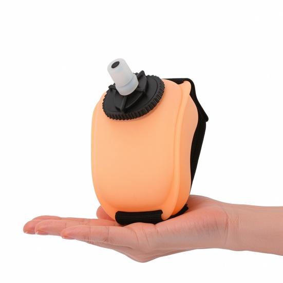 220ML Sportovní láhev na vodu na zápěstí se slámkou Nepropustná Přenosná Lehká Venkovní Cyklistika Fitness Cestování Nastavitelný náramek Stlačitelný nápojový pohárek
