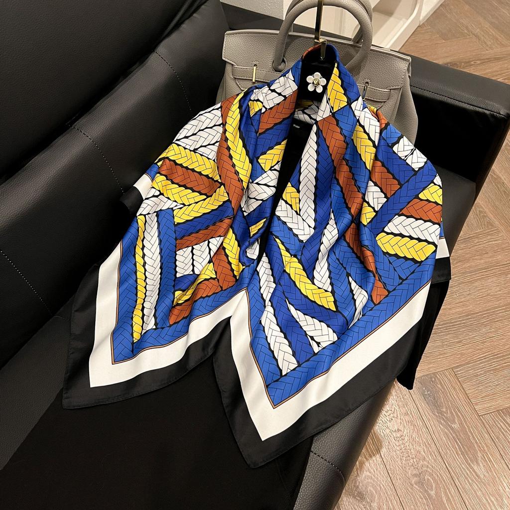 Fashion Twist Silk Scarf Color Block Printed Scarf Twill Silk Large Square Scarf 91x91cm Shawl Sunscreen Travel Headscarf