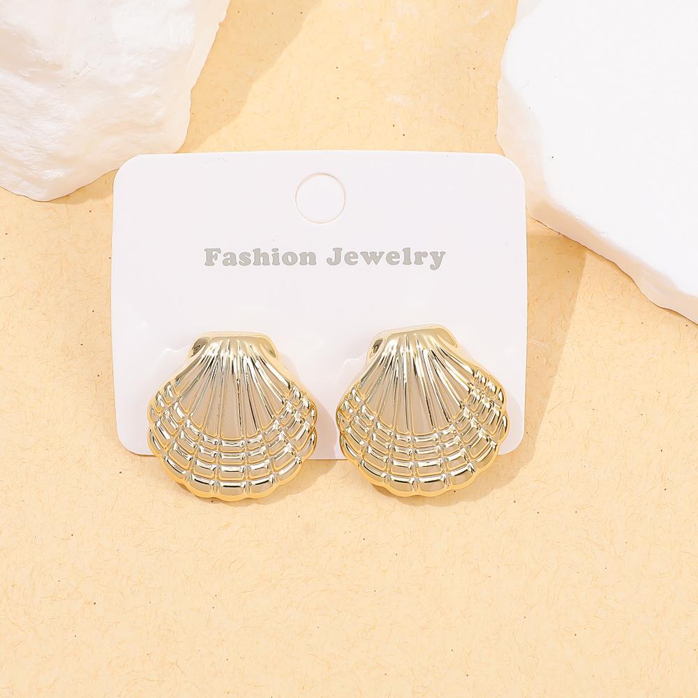 Star retro stud earrings niche shell acrylic gold-plated stud earrings sweet wind ladies earrings set