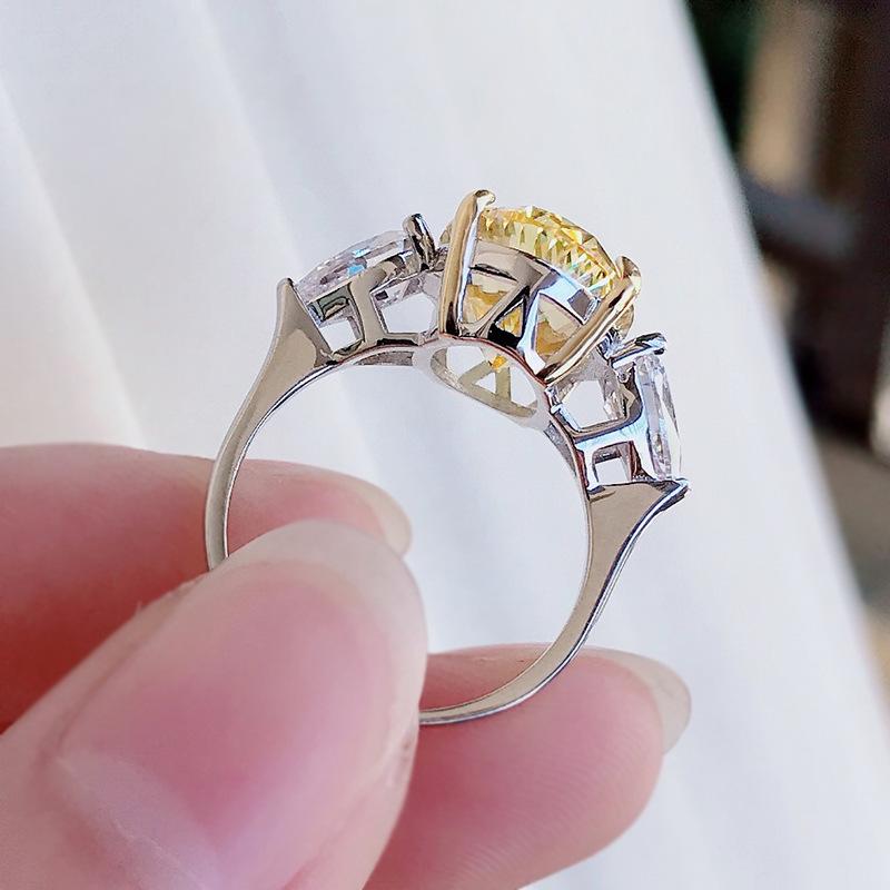 Xiancan Jewelry 2023 Sparkling 10-Carat High Carbon Oval Diamond Ring In 925 Silver