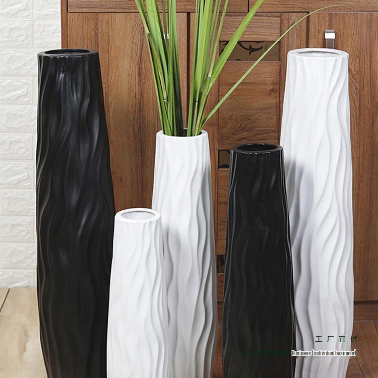 Large Modern Nordic Ceramic Floor Vase: Black & White Minimalist Design for Dried Flowers and French Arrangements In Living Room