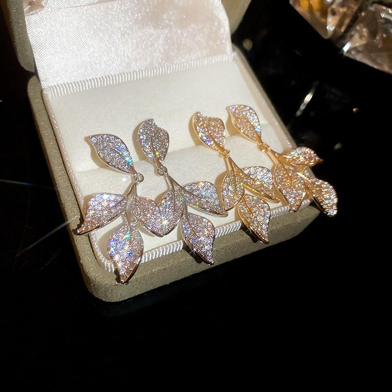 Zircon Leaf Tassel Earrings for Women High-end French Retro Fashion Drop Earring Temperament Versatile Luxury Designer Zircon