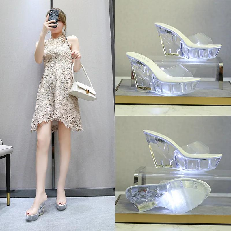 Módní dámský trend 10cm klínek vysoké podpatky noční klub svítící sandály transparentní podrážka molo pole dance boty ženy LED světlo pantofle