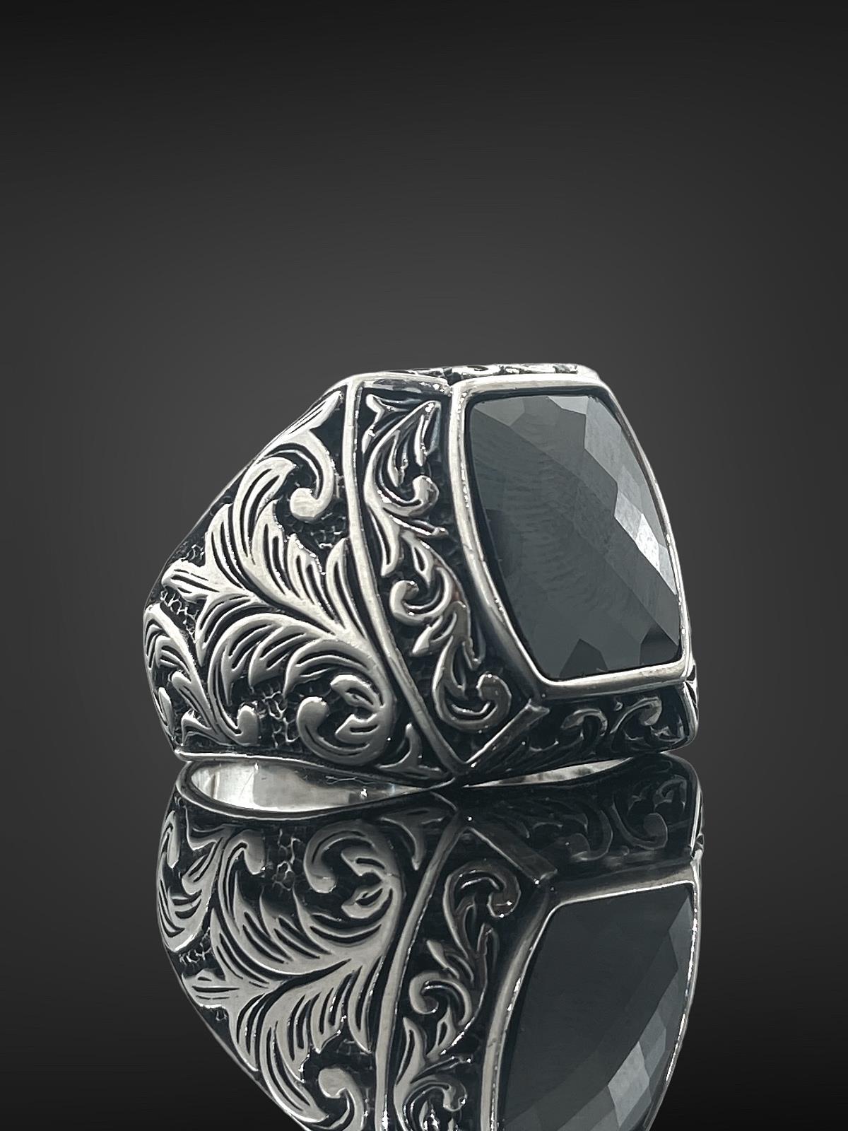 

Мужское кольцо из черного оникса из стерлингового серебра 925 пробы с гравировкой Sadekar