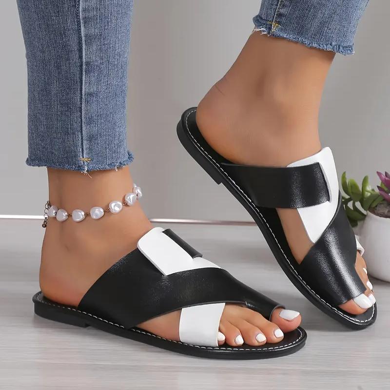 Casual Summer Slide Sandals with Contrast Color and Loop Toe Design