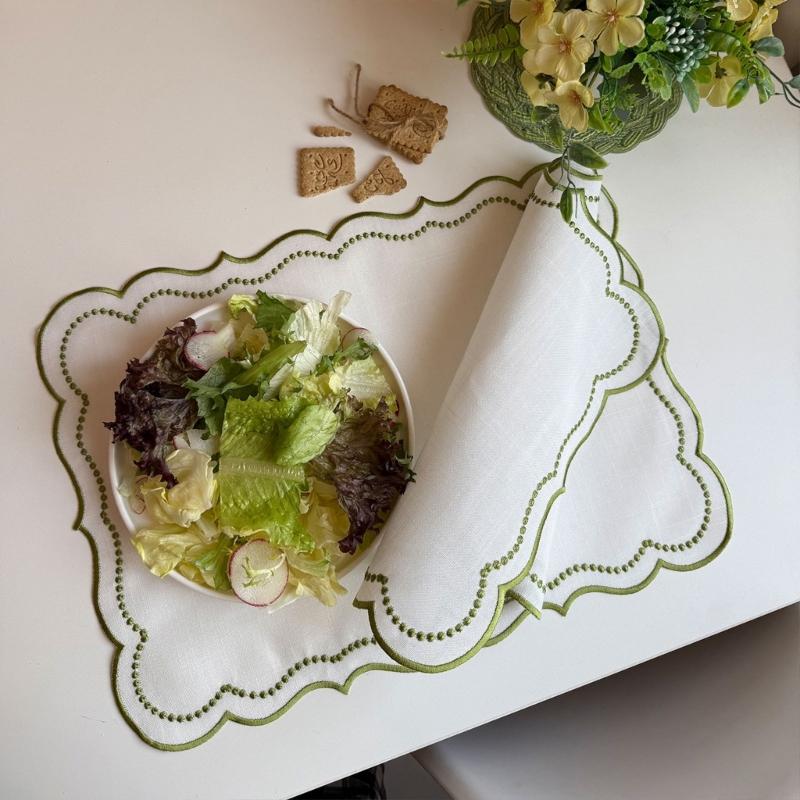 Modern Rectangular Embroidered Polyester Placemat Embroidery Machine Washable Table Mat For Family Gatherings