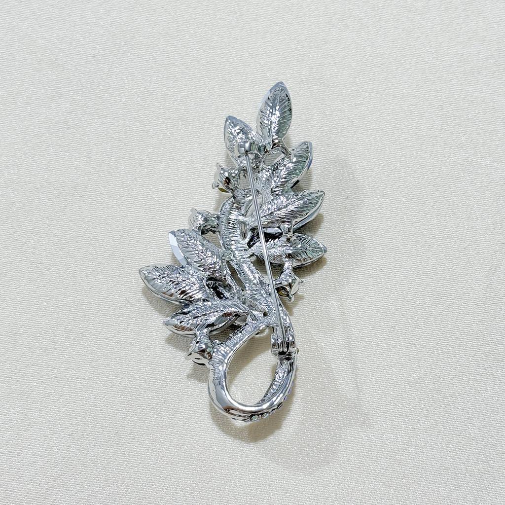 Luxury Crystal Personalized Brooch High-end Women's New Full Diamond Corsage Light Luxury High-end Pin Suit Accessories