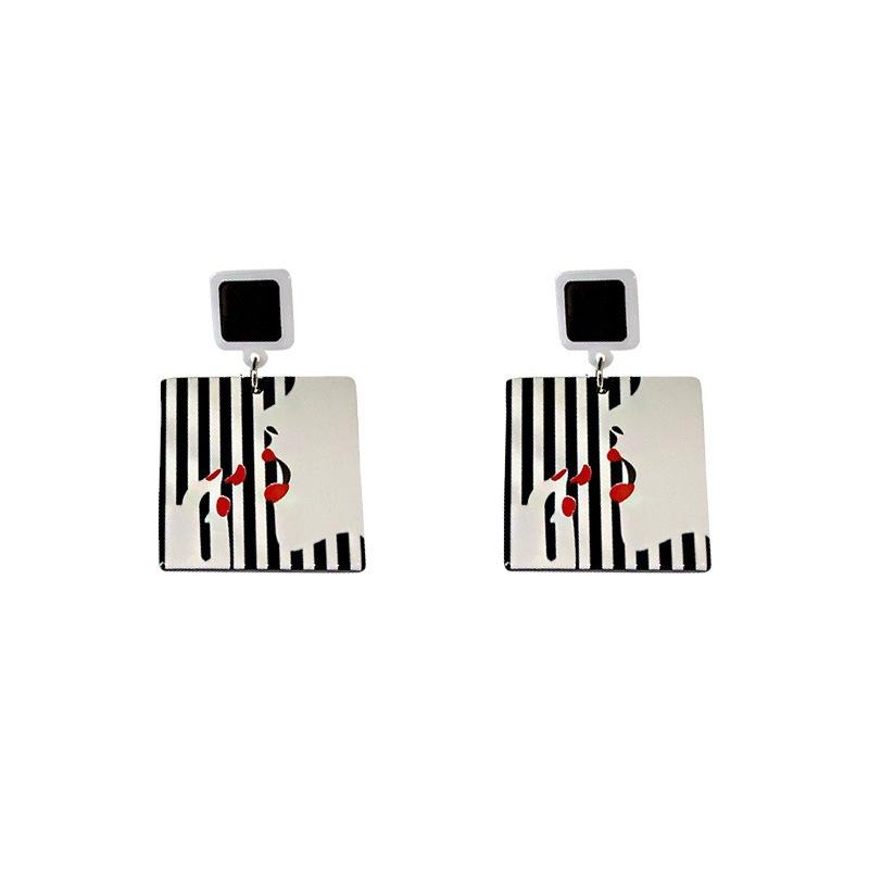 111 Silver Needle Acrylic Plaid Earrings Black and White Wind Striped C-shaped Earrings Ins Internet Celebrity Style Personality Trend Stud Earrings