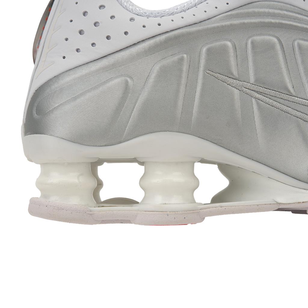 Nike Shox R4 Białe Metaliczne Damskie Sneakersy Metaliczno-Srebrne Max-Pomarańczowe AR3565-101