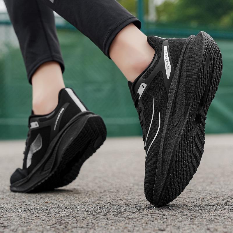 Running Shoes Men Lightweight Mesh Anti-slip Wear-resistant Casual Shoes Men Lace-up Sports Breathable Training Shoes Men