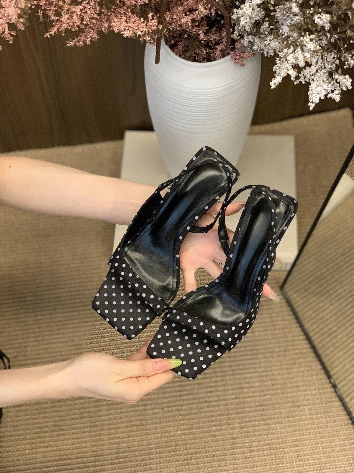 

Temperament retro yellow high heels with sandals fairy shoes 2025 summer French with skirt Roman shoes 42