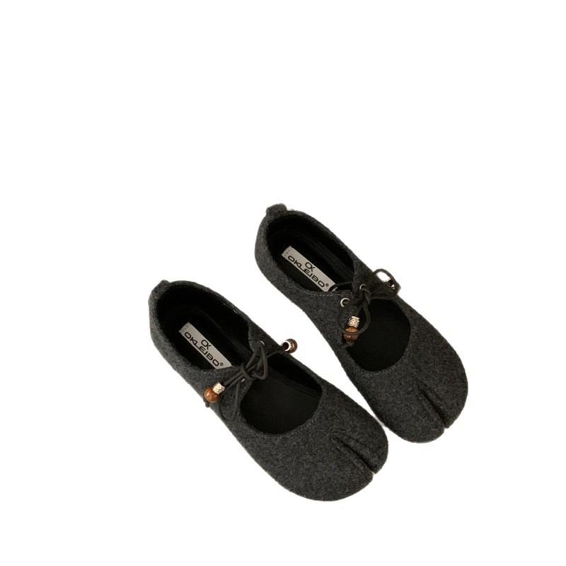 Retro Gray Split-toed Pig's Trotters Women's 2025 Spring and Autumn New Shallow Mouth Design Single Shoes Fashion Mary Jane Shoes