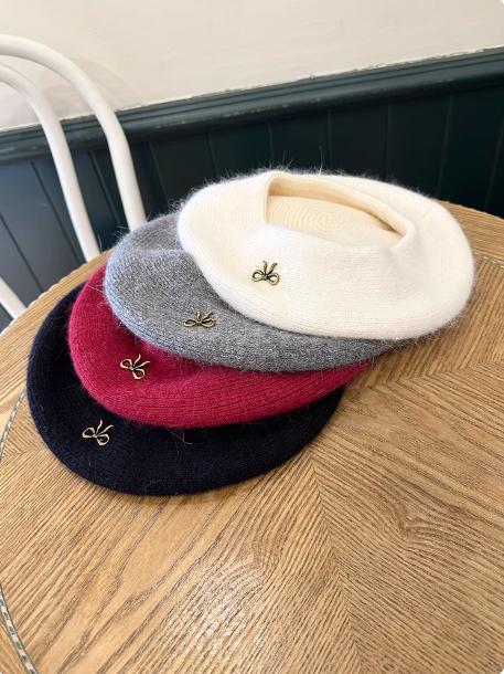 Autumn And Winter New Sweet And Versatile Style Retro Fashion Painter'S Hat Women'S Bow Rabbit Hair Knitted Beret