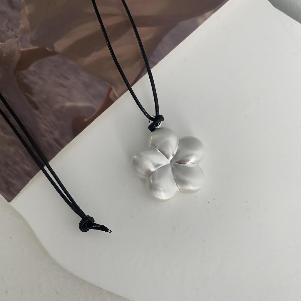 Korean Geometric Pendant Necklace: Luxury Long Trendy Women's Sweater Chain