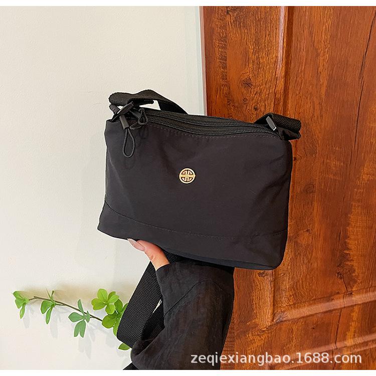 2025 new simple solid color nylon cloth casual simple small square bag large capacity multi-compartment shoulder bag