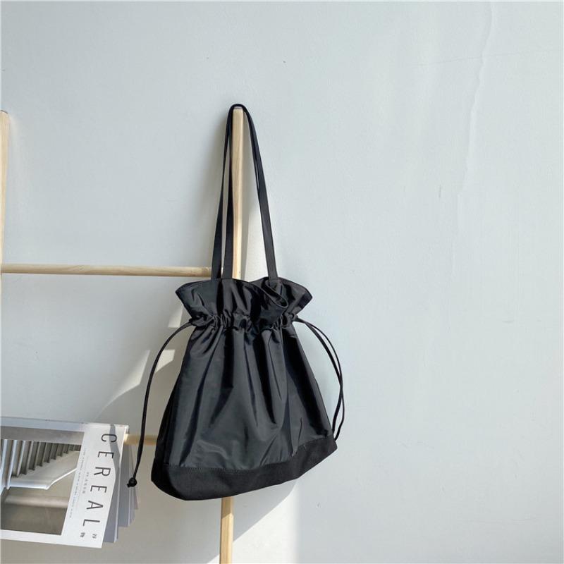 Portable Shoulder Bag Large Capacity Women's Drawstring Pleated To Work Commuter Bag Women's Casual Nylon Tote Bag Women's Versatile