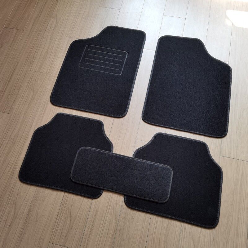 Suede Car Foot Mat Universal Floor Mat Surrounded by Protective Pad Carpet Car Foot Mat Wear-Resistant Non-Slip Mat Flame Retardant Mat