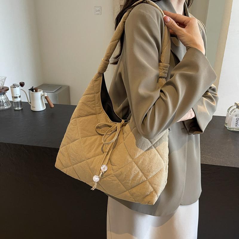 Hohe Kapazität Freizeit Pendeln Dame Tasche Herbst neue Lingge Baumwolle Kleidung Tasche Einfachheit leichte einzelne Schultertasche