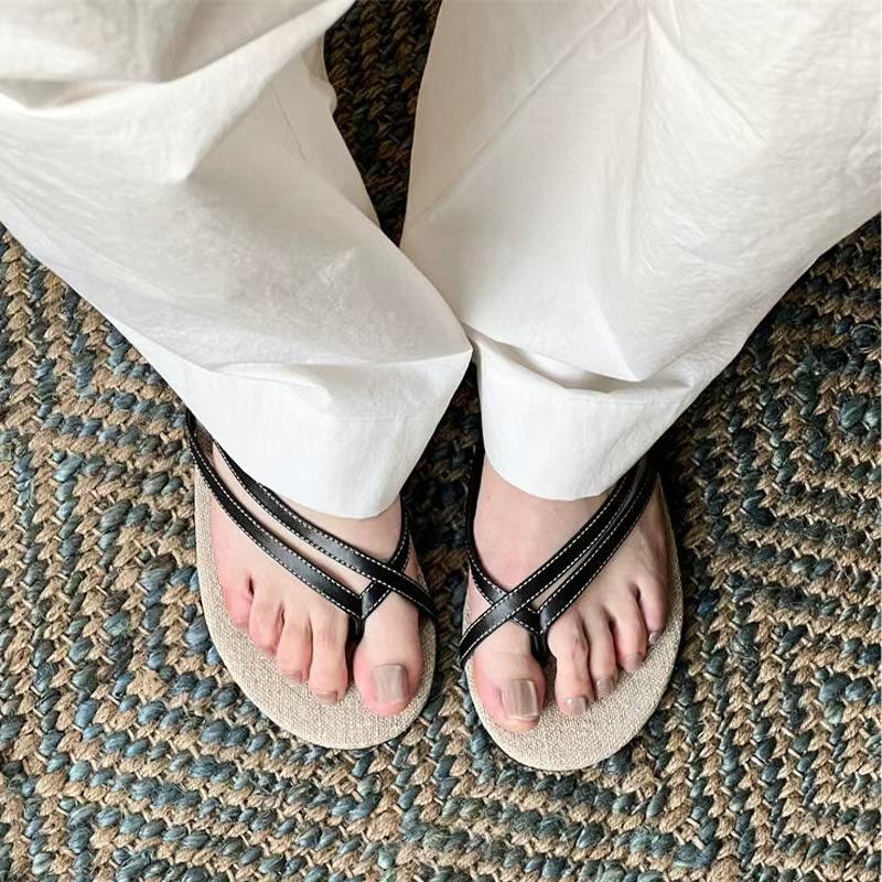 

Супер огонь набор шлепанцы с перемычкой между пальцами обувь женская летняя одежда 2025 новинка праздничный ветер фея пляж крутые тапочки 40 чёрный