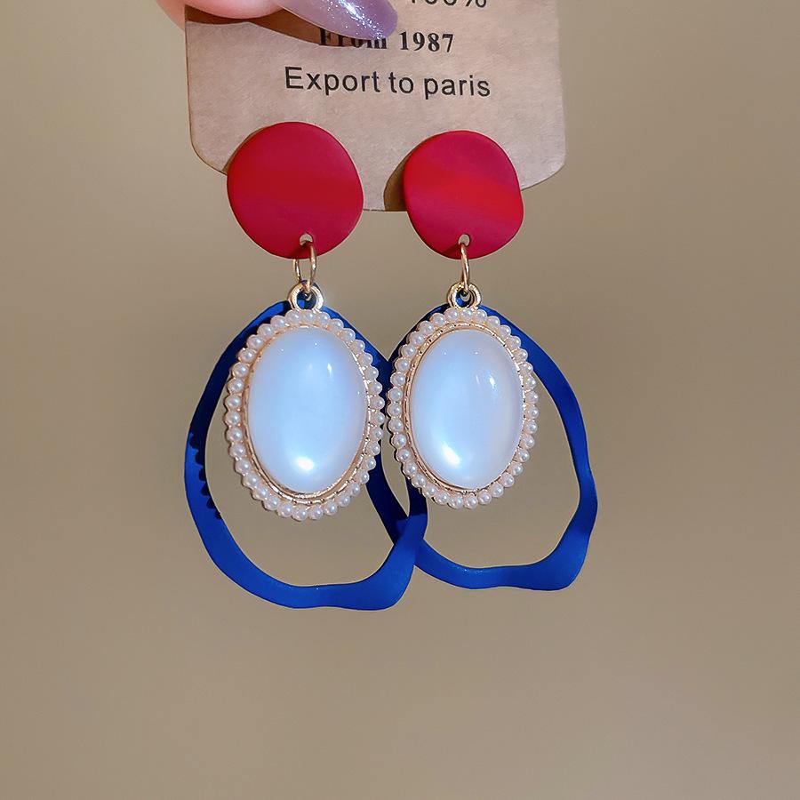 Luxuriöse Rote Blume Quastenohrringe: Stilvolle, Hochwertige Statement-Ohrstecker für Damen