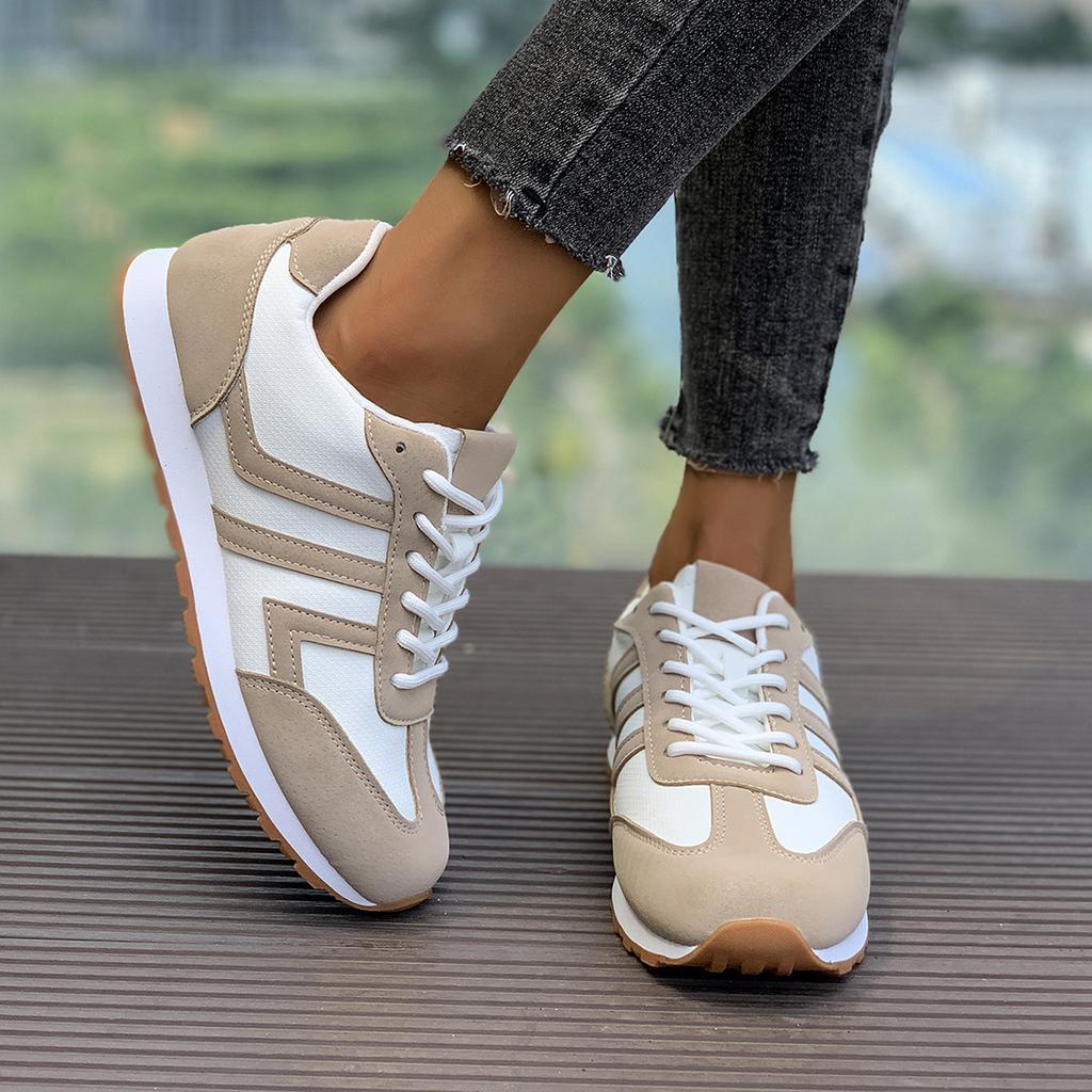 Fashion 2025 lightweight white flat shoes, leather surface casual shoes, women's moral training shoes, versatile and fashionable running