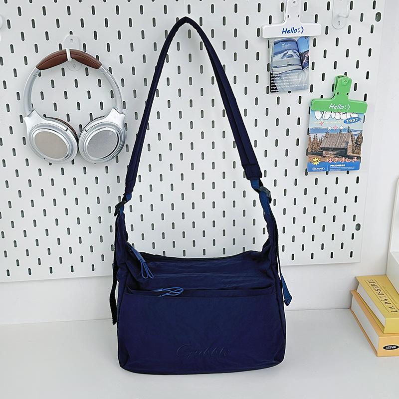 Lightweight Large-Capacity Shoulder Bag Women'S Casual Nylon Cloth Commuter Storage Daily Versatile Messenger Bag