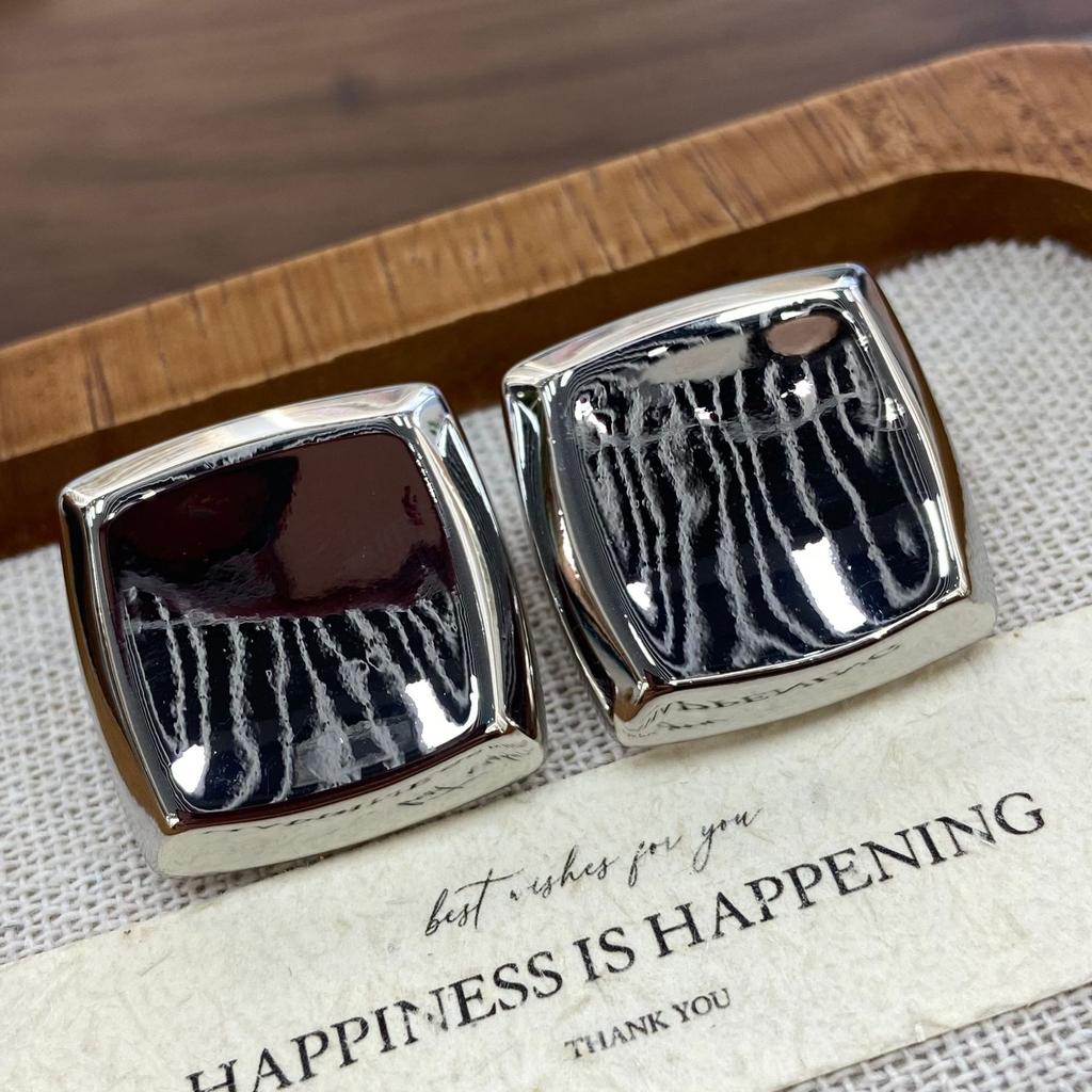Stylish Three-Dimensional Large Square High-End Stud Earrings, Minimalist And Versatile Concave-Convex Square Earrings For Women