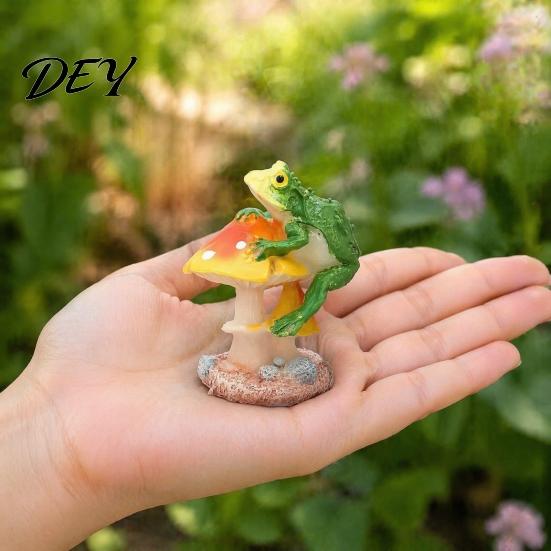 Miniature Resin Frog Mushroom Figurines on Mushrooms Figurine, DIY Micro Landscape Bonsai Ornament, Fairy Garden Accessories Waterproof Terrarium