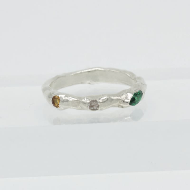 studio curve 3stone ring