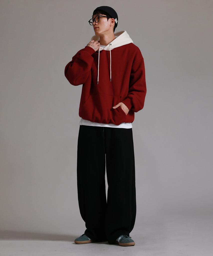 LIKE THE MOST Two-Tuck Long Side Over Pants_Black