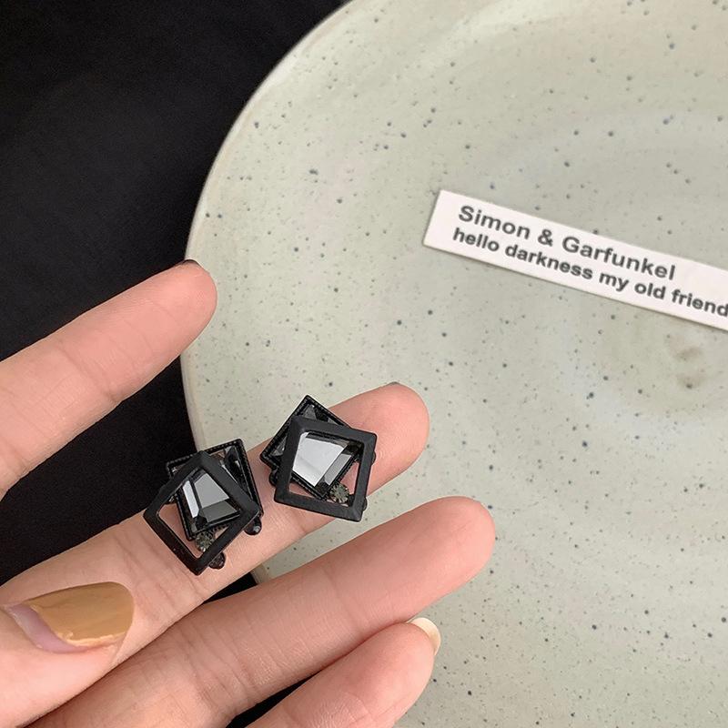 Fashionable And Creative Simple Geometric Inlaid Zircon Earrings Neutral And Cool Black Personalized Daily Party Jewelry Gifts