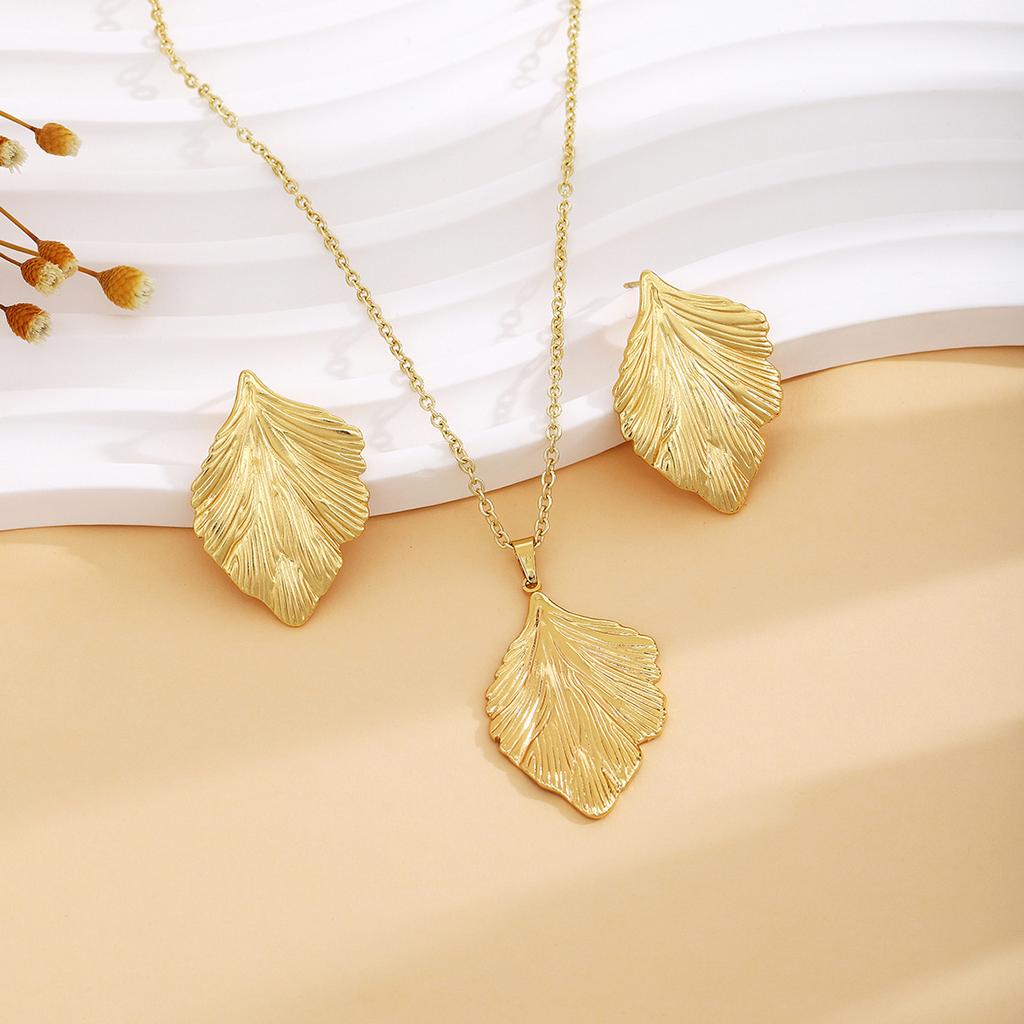 Peach Heart Spiral Leaf Irregular Earrings Necklace, Light Luxury High-End Metal Style Fashion Temperament Suit