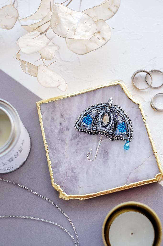 Set für Perlenstickereidekorationen auf natürlicher Kunstleinwand Abris Art-Sortiment