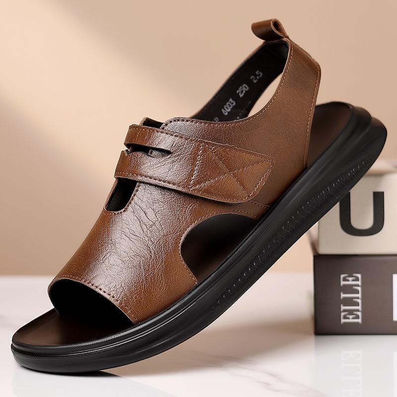 

Fashion Men s Brown Leather Sandals 2025 Summer New Designer Casual Outdoor Driving Beach Shoes Male Fashion Solid Color Sandals Man 38