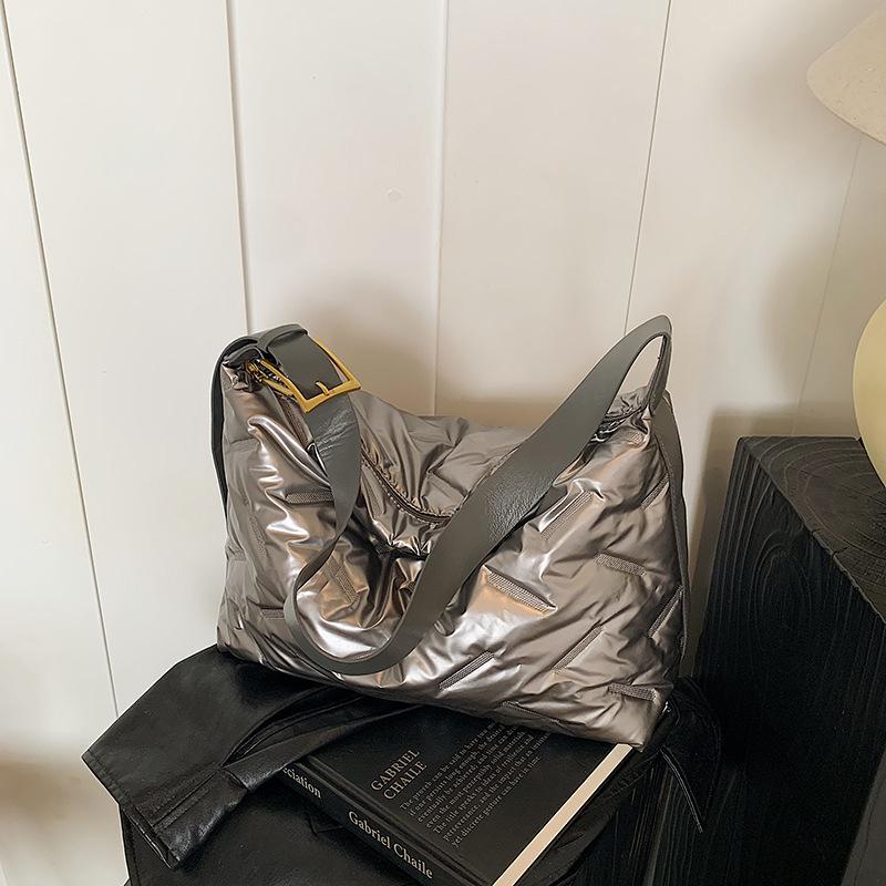 Casual Large-capacity Cotton Clothes Bag Women's New Autumn and Winter Popular Shoulder Messenger Bag Commuter Tote Bag