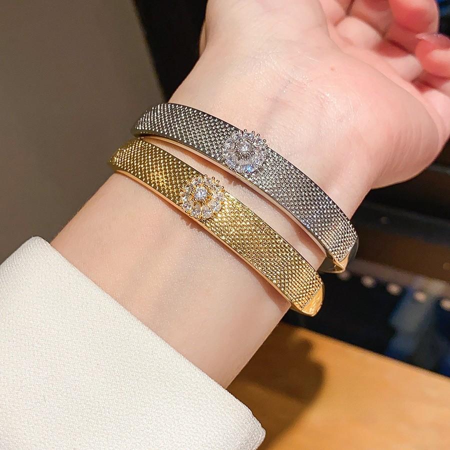 Elegant Flower Jewelry Bracelet With 18k Gold Plating For Womens Fashion Gift