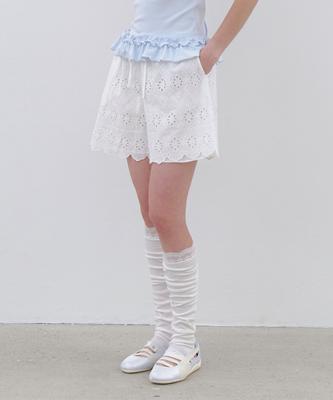 CLUNY Eyelet Lace Shorts - White
