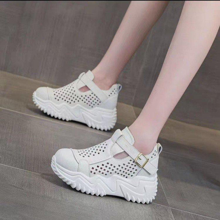 Small hollow sandals women's 2025 new summer breathable hole shoes sports and leisure height increase breathable dad shoes