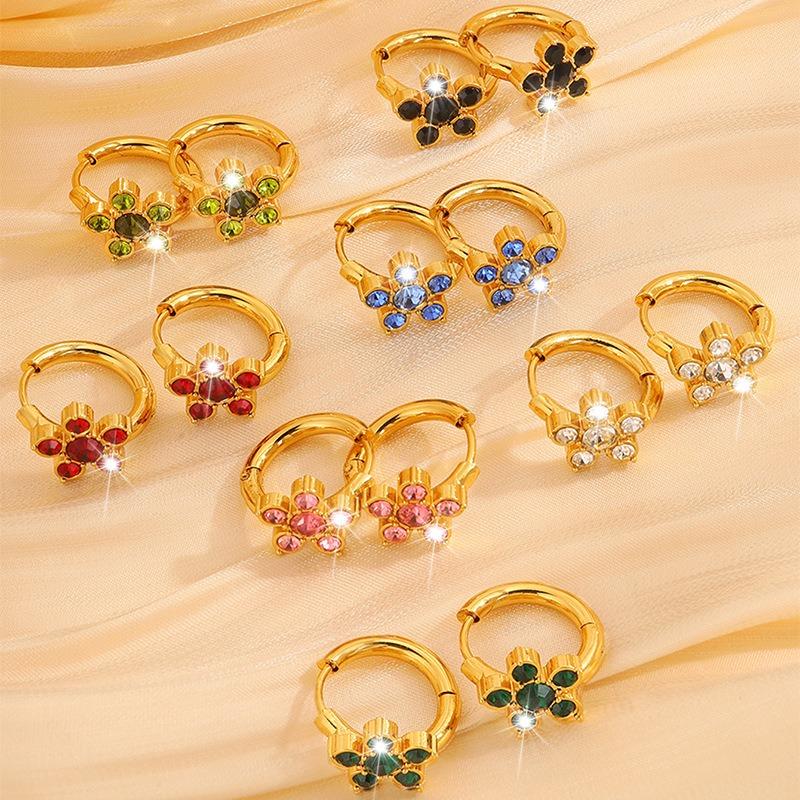 Five-leaf Diamond-studded Titanium Steel Earrings - A Luxurious and Niche Design for Women, Suitable for Various Occasions As A Versatile Accessory.