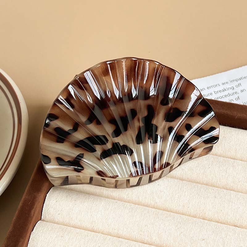 Fashion Brown Plastic Texture Shell Shape Hair Claw For Women Girls Sweet Cute Large Shark Clip Clamps Hair Accessories
