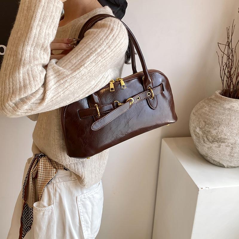 Premium retro brown small bag 2025 new fashion versatile women's messenger bag super fire portable shell bag