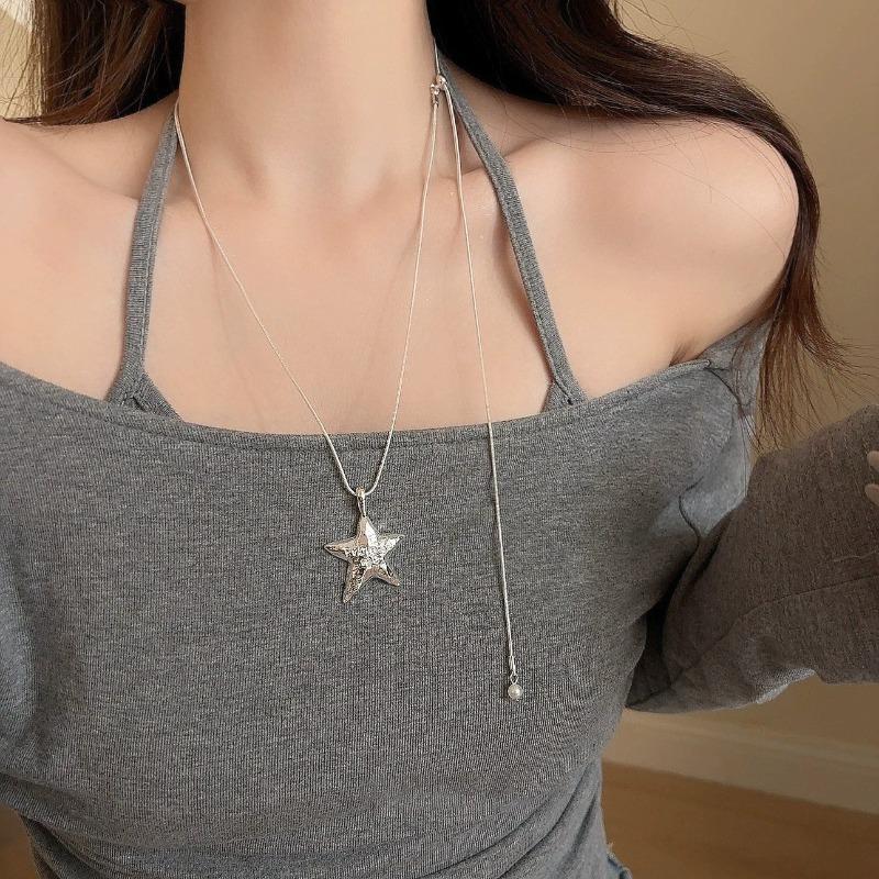 Funny Smooth Surface Metallic Cartoon Horse Flower Pendant Necklaces for Women Long Adjustable Wax Rope Chain Chokers