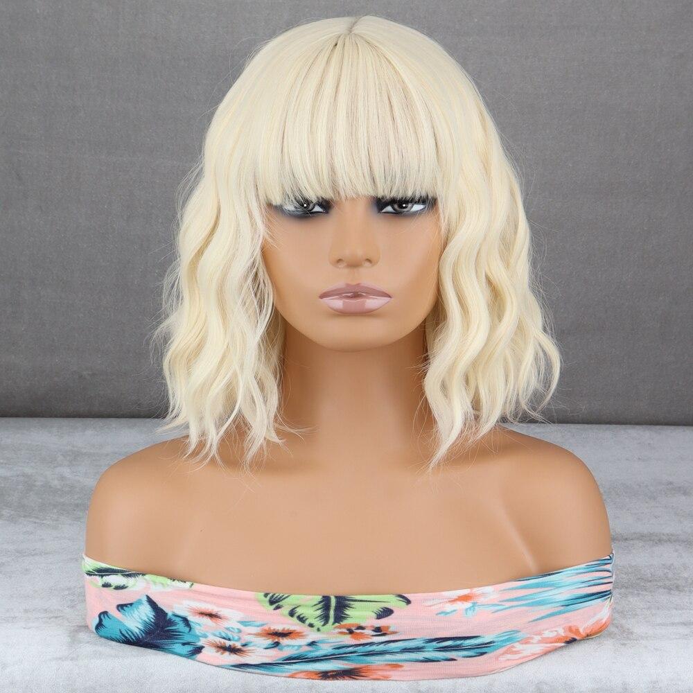 

LISI HAIR Женская мода Короткий волнистый парик Боб с челкой Синтетическое волокно Косплей Повседневная одежда Женская мода Короткий волнистый парик 613