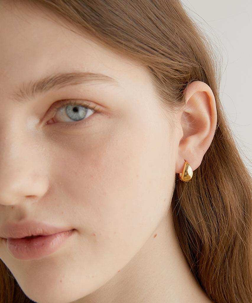 Halden Bold Oblique Hoop Earrings (E009_Gold)