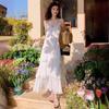 Damen Weiß Spitzenbesatz Spaghettiträger Maxikleid V-Ausschnitt Stufen Rüschen Locker Fließend Französischer Stil Sommer Strandurlaub Elegant Fee Lässig Sommerkleid